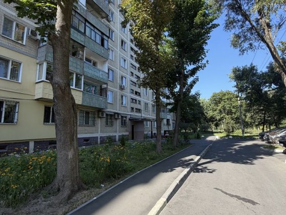 2к квартира на Левом берегу Слобожанское