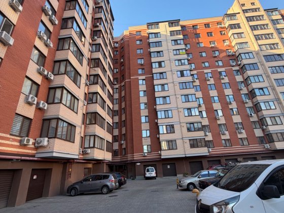 Продам квартиру ул. Содружества 1 (ЖК Днепровская Брама)