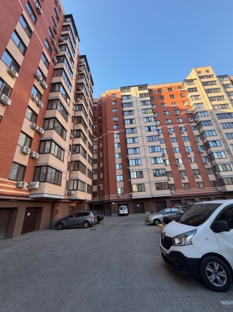 Продам квартиру ул. Содружества 1 (ЖК Днепровская Брама) - фото 1