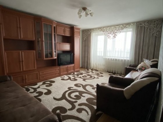 Продам 4-к квартиру і гараж Барановка
