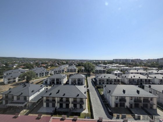 Продаж двокімнатної квартири поруч ТРЦ Велес Вовчинець