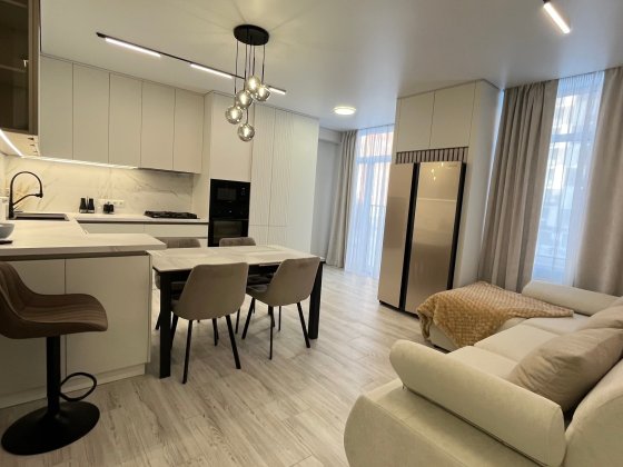 Продаж 2-кімнатної квартири з ремонтом 67 м² у с. Гатне ЖК"Оптимісто' Гатне