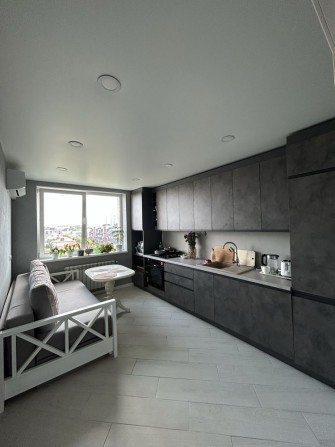 Продам гарну квартиру у Гатному - фото 1