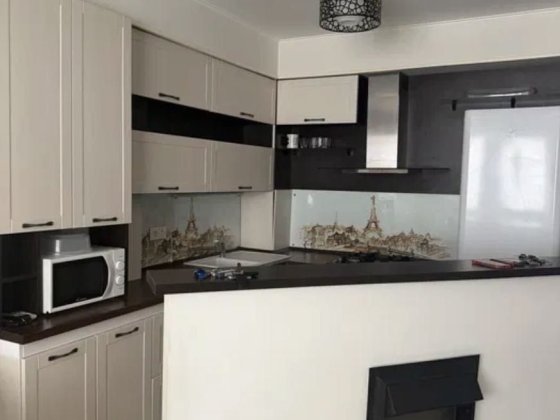 Продаж 3-к квартири 75 м² з власним двориком 56 м² в ЖК «Петрівський квартал» Святопетрівське