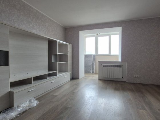 Продається повноцінна 3х кімнатна квартира поряд з Києвом. Площа 91 м2. Індивідуально газове опаленн