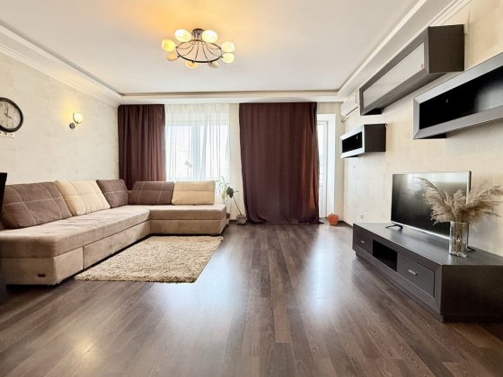 Продається велика однокімнатна квартира в закритому комплексі ЖК «Чайка», вул. Лобановського, 13А .  Чайки