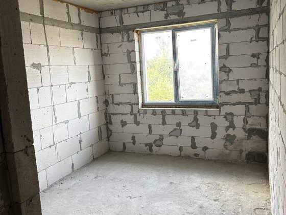 Продаж 2-к квартири з кухнею-студіо та лоджією Рудне