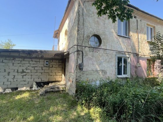 В Пустомитах продаж  однокімнатної квартири 26 м/кв з власним двориком, садом і городом Пустомити