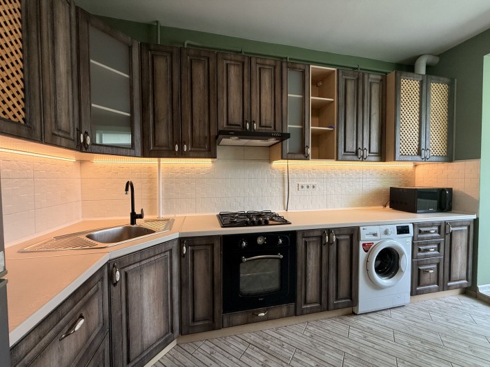 Продаж 1-кімнатної квартири 45 м.кв., в. Винна Гора ЖК Затишний двір - фото 1