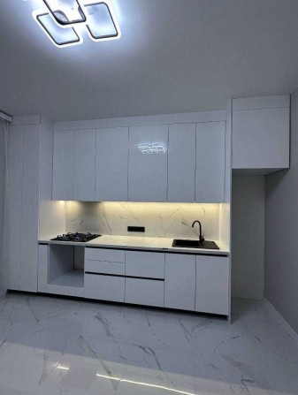 Однокімнатна квартира євроремонтом в Авангарді - фото 1
