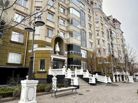 1 комнатная просторная квартира в элитном ЖК "Зелёный Мыс". Можно по програмам! Крыжановка