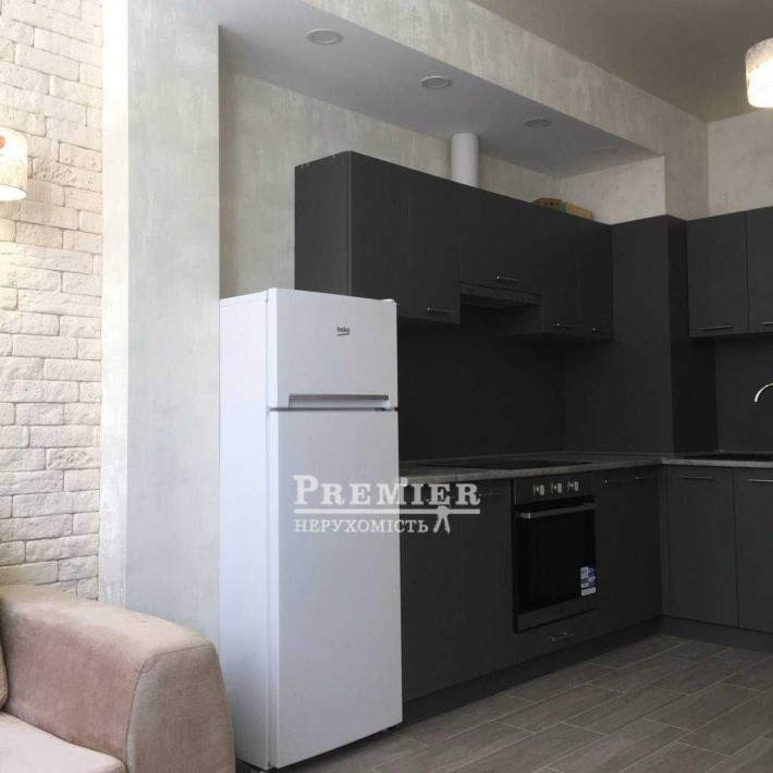 1 комнатная квартира  43 м2 Таирова  Жк Радужный - фото 1