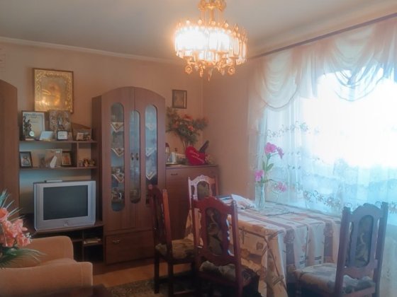 Продаю двохкімнатну квартиру м  збараж тернопільськоі області