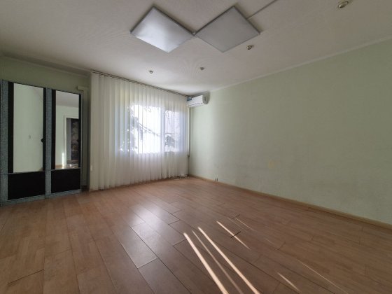 Продаж 3-к квартири вул. Антоновича 100