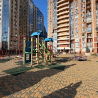Продам терміново двокімнатну квартиру з кухнею вітальнею в новобудові Одесса