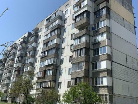 Продаж 2-к квартири вул. Приозерна 8а