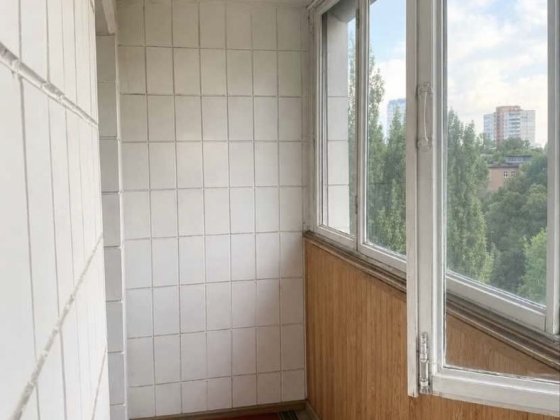 Метро Берестейська парк Орлятко