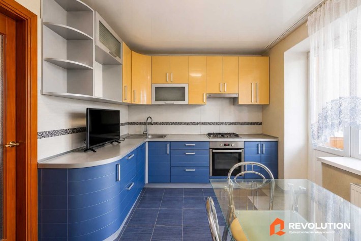 Без комісії. Продаж 3к квартири 82.7м2, вул. Харківська 46 місто Бровари - фото 1