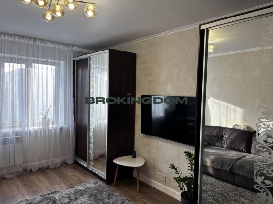 Продаж 3-к квартира + кладова, вул. Грушевського, соц програми Бровари