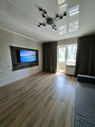 Евро 3-кімнатна квартира 67 м² у центрі Бучі | Газове опалення - фото 1