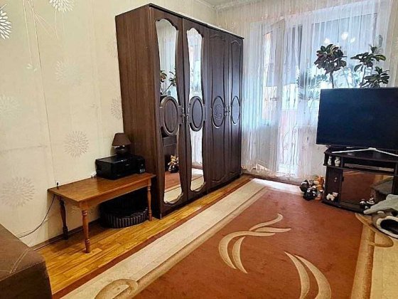 Продам 1 комнатную  квартиру на Троещине