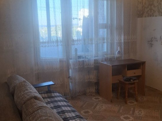 Академмістечко метро. Ушакова 16. Вільна, чистий продаж. 4/16 поверхового.
