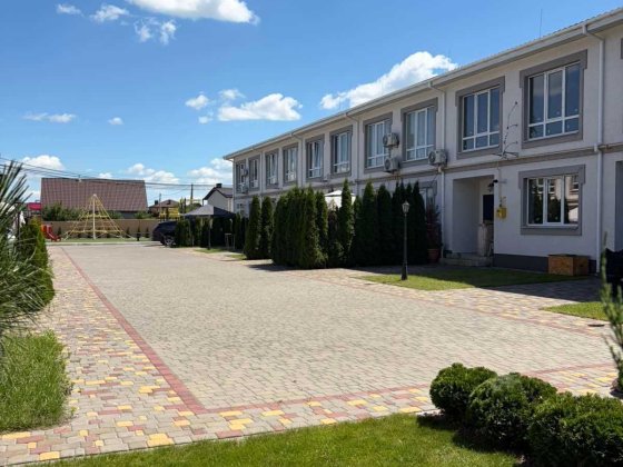 продаж 2 кім квартири ,таунхаус Паларіс Бориспіль
