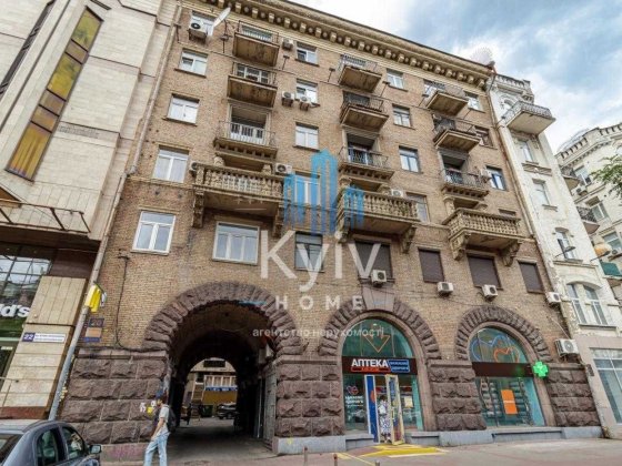 Продаж квартири пл. Українських Героїв
