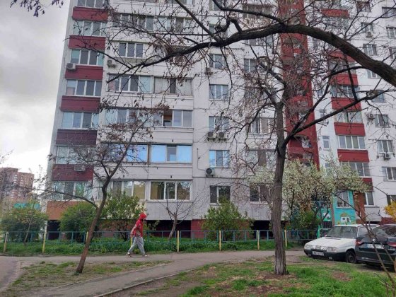 Продаж затишної  2х кімнатної квартири вул.Ревуцького Київ