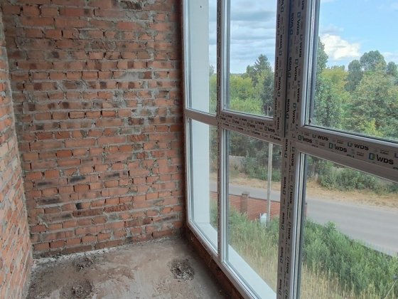 Продаж 2к квартири площею 60,67 кв. на 4 поверсі в цегляному будинку з газом по вул. Зарічна, 15  с. Буча
