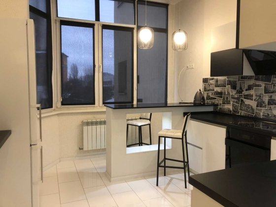 Харківське шосе 19А,продам квартиру з сучасним ремонтом, без % від покупця! Киев