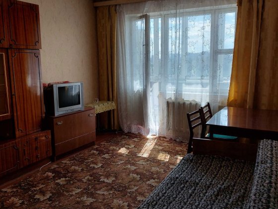 продаж 2 кімнатноі квартирі на райдужному масиві Київ