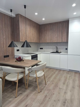 Продаж Без комiсii 1 кв-ри, з Авторським ремонтом, ЖК Нова Англiя,вул.Максимовича 26 Д - фото 1