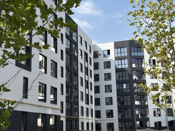 Продам 1к квартиру біля набережної!Газифікований будинок.Без комісії для покупців.Підходить під держ Буча