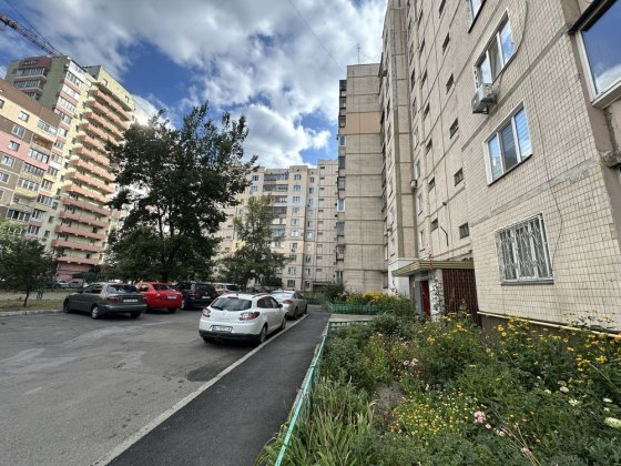 3-кім Бровари вул.Олімпійська 10 район Торгмаш Бровари