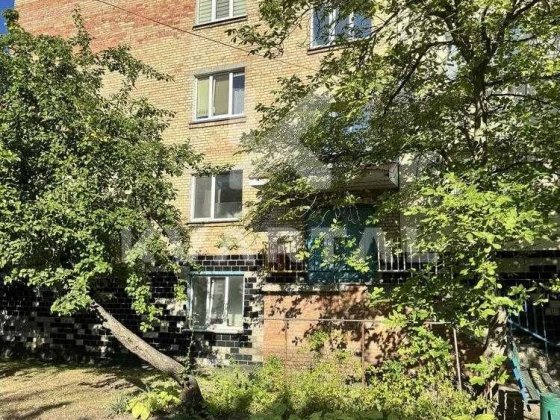 Продається 1-кімнатна квартира біля Бучанського парку з газом Буча