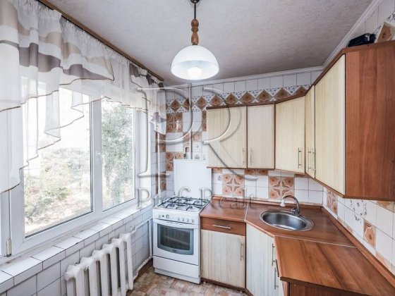Продаж 3 кімнатна квартира/Райдужний массив/Шухевича 8А/Ватутіна Киев