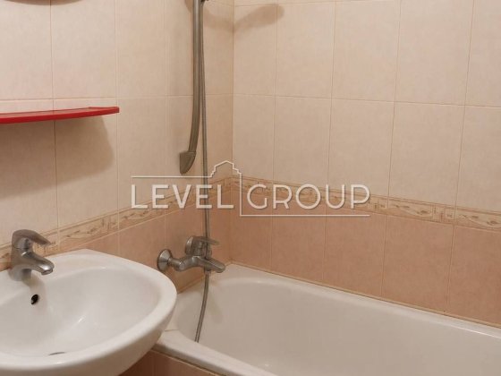 Продаж! 2 кімнатна квартира Буча 52.7 м2 | Під ремонт | 1 поверх | Житлова | Газ, бойлер, меблі з ре Буча