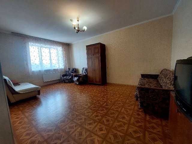 Продаж в Бучі 1 кімнатної квартири, вул. Нове Шосе. Центр. Мінімальне оформлення. - фото 1