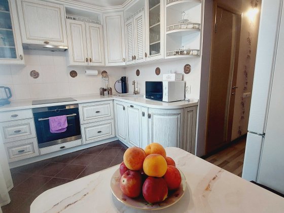 Продам СУПЕР 2-х комн.квартиру (разд.) по ул.Ревуцкого 18, М.Харьковская-10 мин пешк Киев