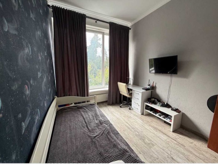 Продам квартиру в центрі міста Буча. Новий ремонт. Газове опалення - фото 1