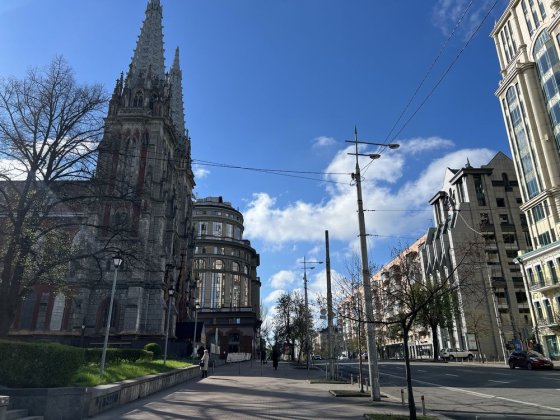 Продам 2к квартиру метро Олімпійська Киев