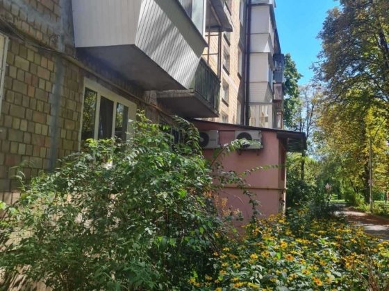 ТЕРМІНОВО! Продажа 2-комнатной квартиры с ремонтом и балконом в Киеве возле метро ГАЗ Парк  Садик Шк