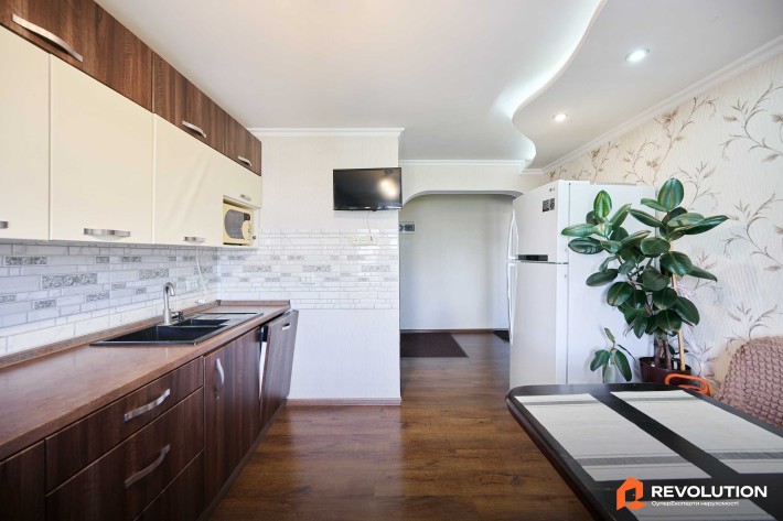 Без комісії. Продаж 3к квартири 71м2, пр. Романа Шухевича, 30 Дніпровський р-н, єВідновлення - фото 1