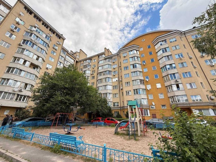 2кімнатна, 3 поверх! Кладова! Укриття! вул.Лесі Українки 19, Вишневе - фото 1