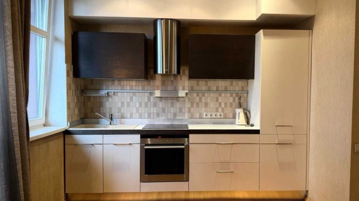 Продаж просторої квартири на Печерську, Коновальця 32Б - фото 1