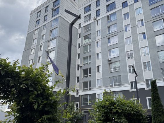 Продам однокімнатну квартиру в заселеному будинку поруч з ШКОЛОЮ . Функціональне планування . Чистов Буча