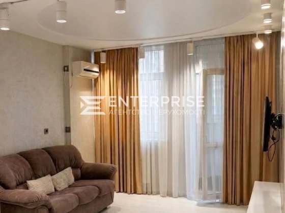 Продаж 1 кімнатної квартири в Солом'янському р-ні, вул. Ф.Ернста
