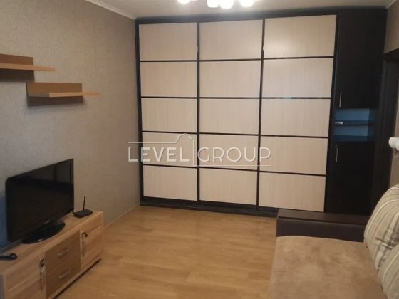 Продам теплу, затишну 2-х кімнатну квартиру пр.Європейського Союзу 10А Виноградар Подільський район Киев