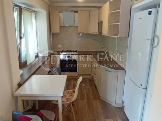 Продаж 2к квартири з ремонтом Коперника 27